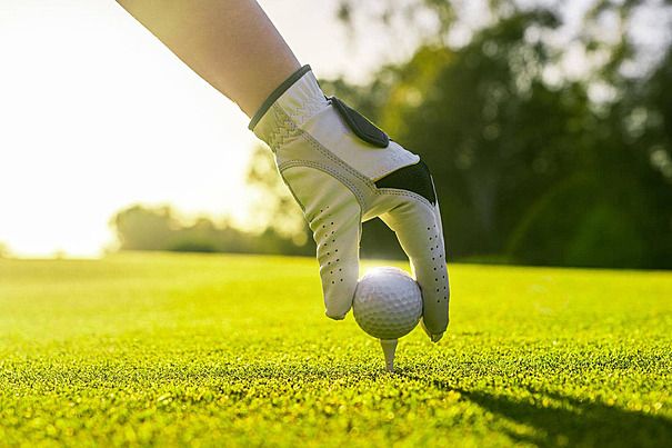 Bóng Golf Cao Cấp vs Giá Rẻ: Có Đáng Tiền Không? Test Thực Tế 18 Hố